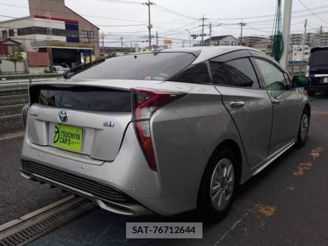 Toyota PRIUS 2018-11 7250703-1