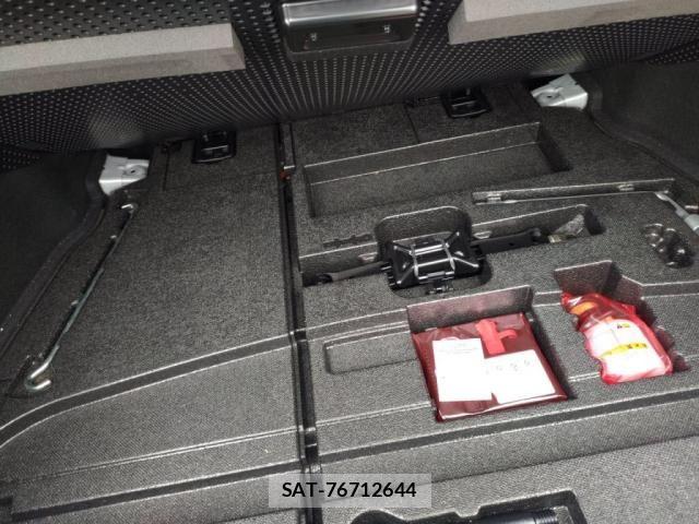 Toyota PRIUS 2018-11 7250703-29