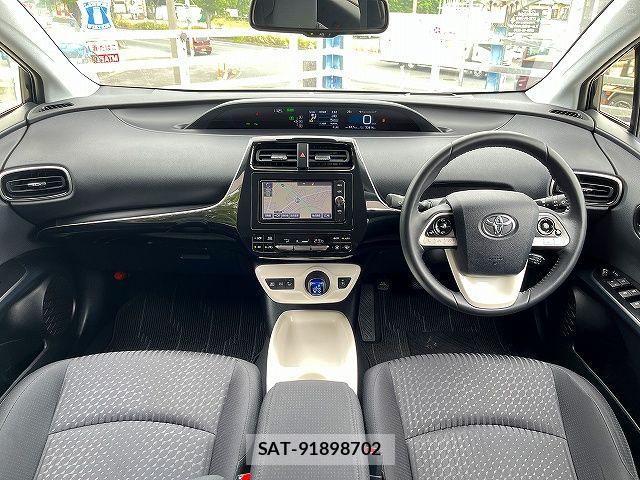 Toyota PRIUS 2017-02 7250681-1