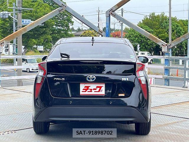 Toyota PRIUS 2017-02 7250681-22