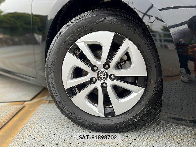 Toyota PRIUS 2017-02 7250681-26