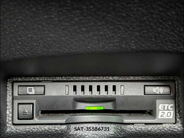 Toyota PRIUS 2017-04 7251942-9