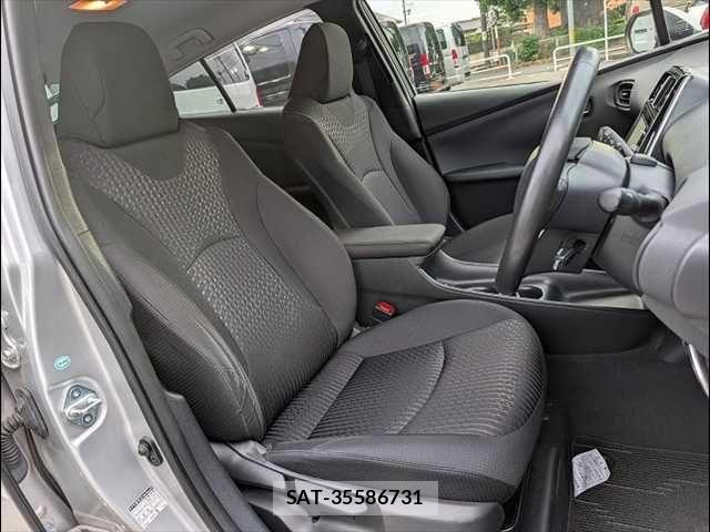 Toyota PRIUS 2017-04 7251942-10