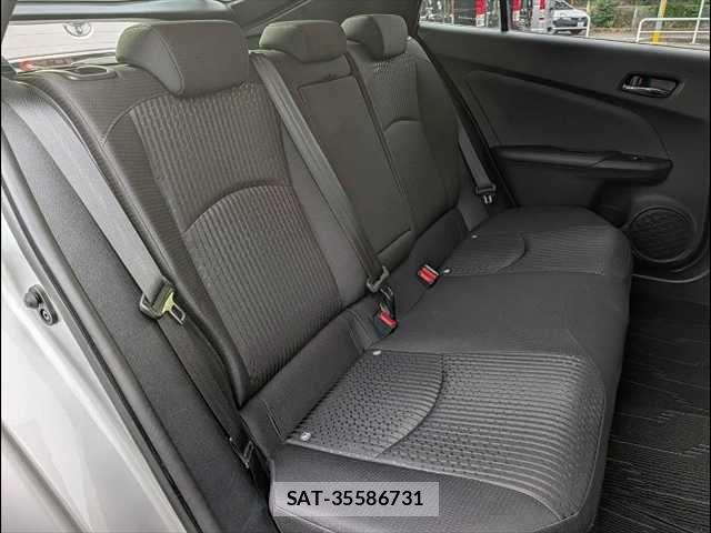 Toyota PRIUS 2017-04 7251942-11