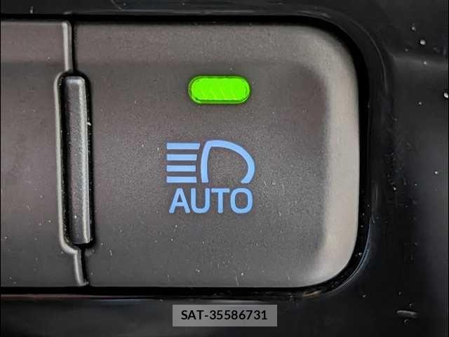 Toyota PRIUS 2017-04 7251942-6