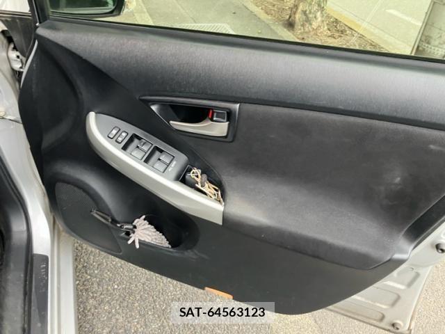 Toyota PRIUS 2015-09 7251967-11