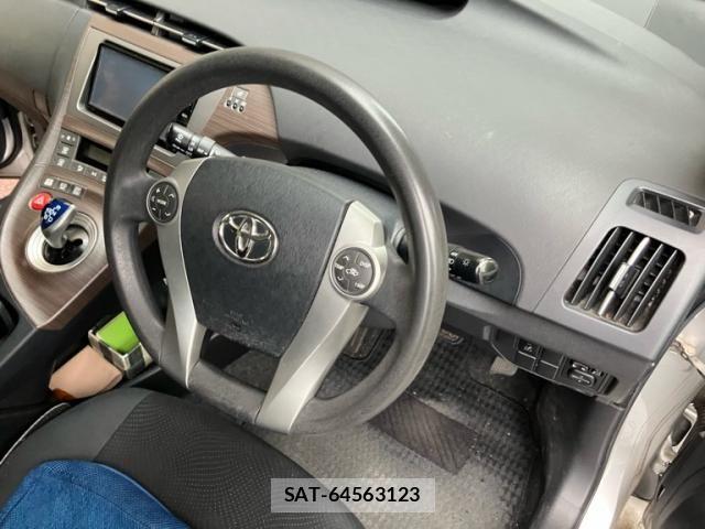 Toyota PRIUS 2015-09 7251967-12