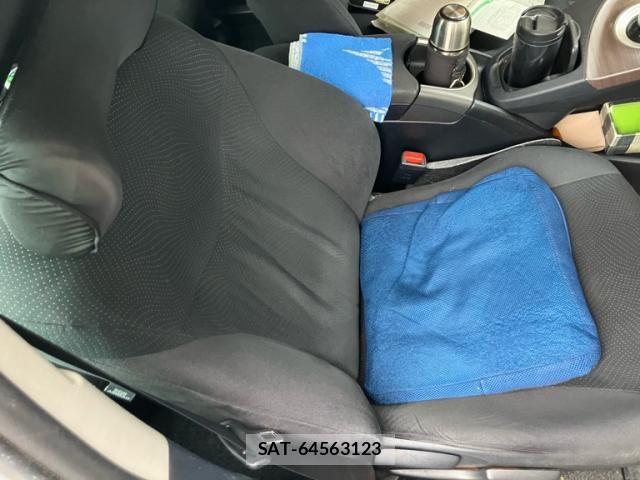 Toyota PRIUS 2015-09 7251967-13