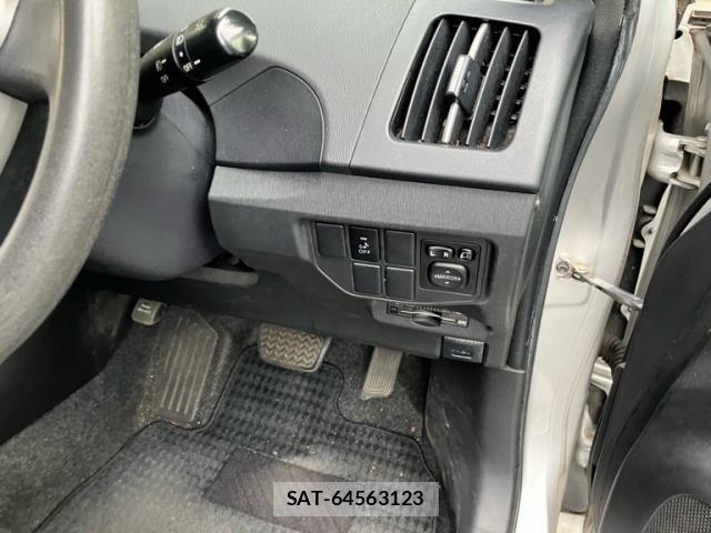 Toyota PRIUS 2015-09 7251967-14