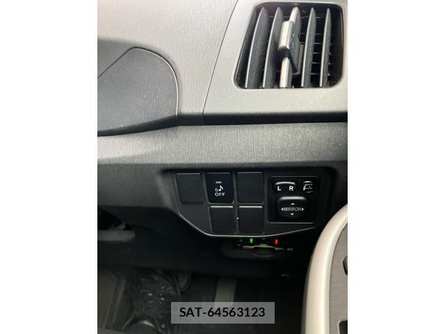 Toyota PRIUS 2015-09 7251967-16