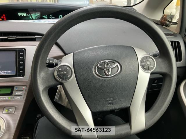 Toyota PRIUS 2015-09 7251967-17
