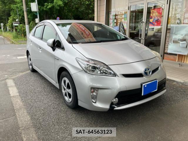 Toyota PRIUS 2015-09 7251967-1