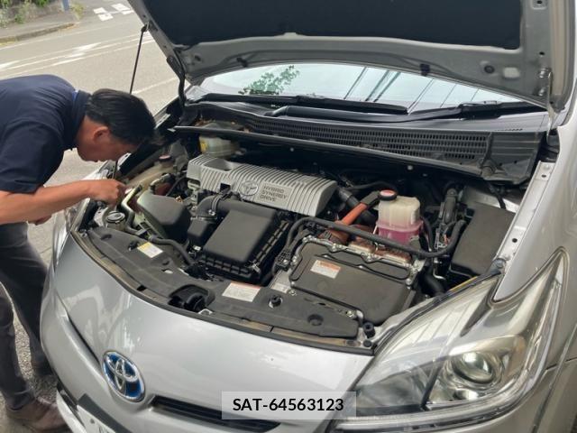 Toyota PRIUS 2015-09 7251967-27