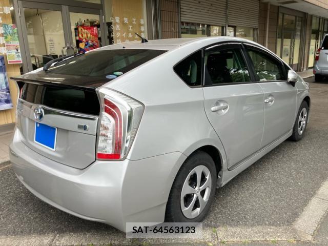 Toyota PRIUS 2015-09 7251967-2