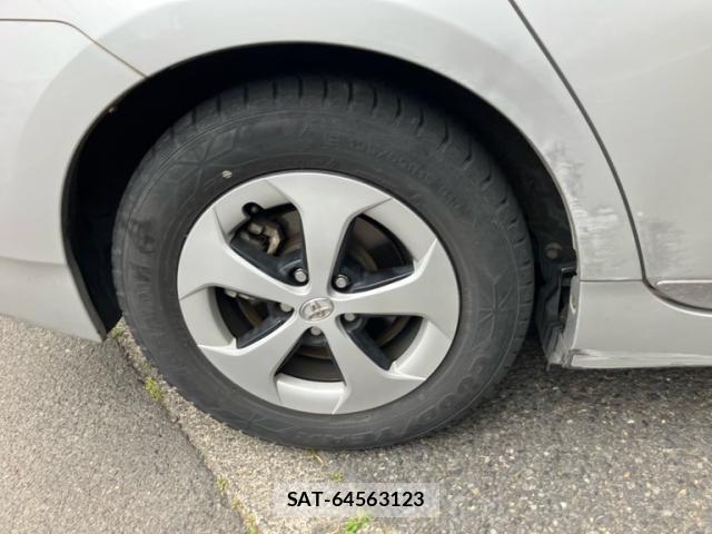 Toyota PRIUS 2015-09 7251967-4