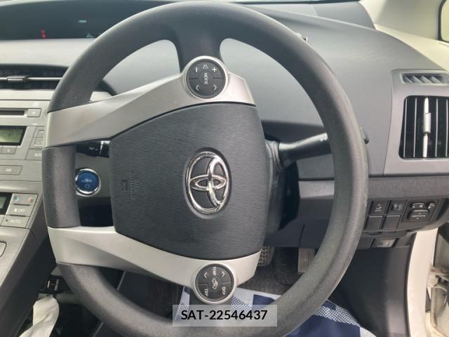 Toyota PRIUS 2012-03 7251973-11