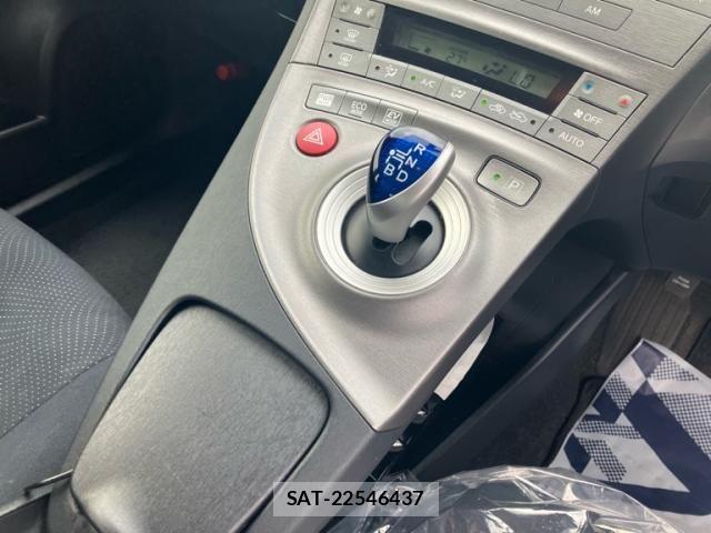 Toyota PRIUS 2012-03 7251973-12
