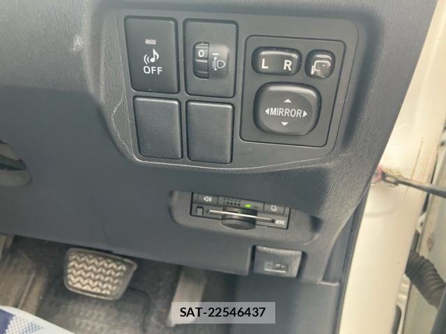 Toyota PRIUS 2012-03 7251973-14
