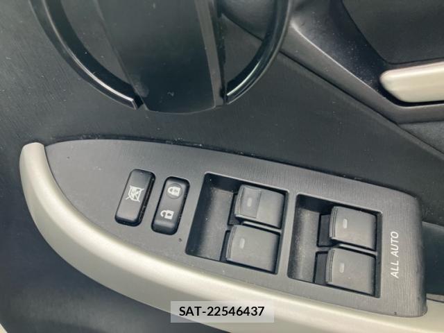 Toyota PRIUS 2012-03 7251973-15