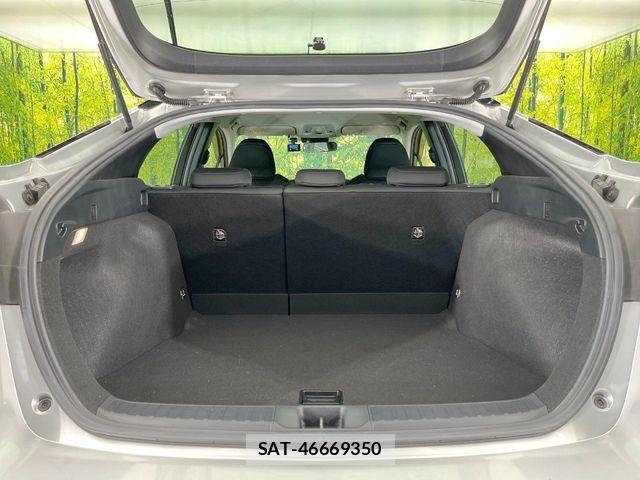 Toyota PRIUS 2019-06 7251943-9