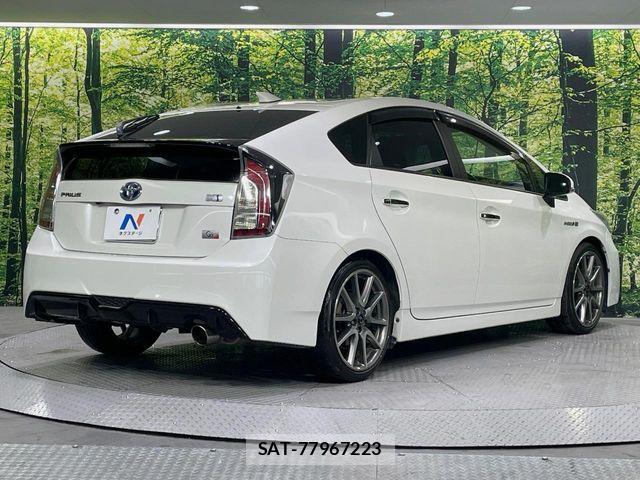 Toyota PRIUS 2013-01 7250513-16