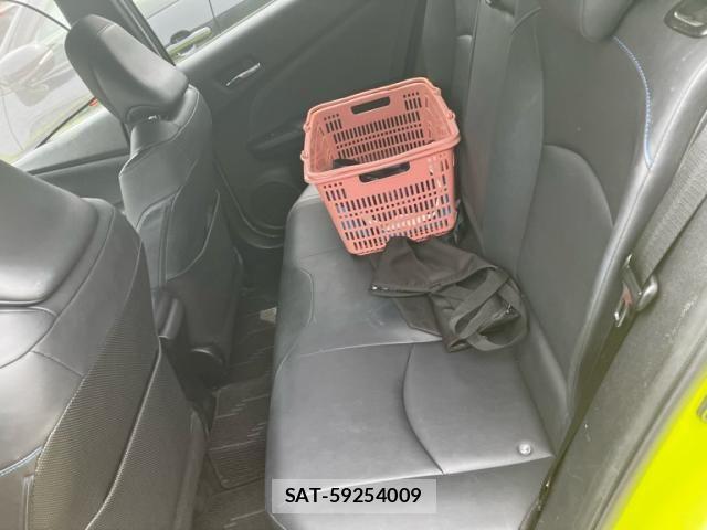 Toyota PRIUS 2016-06 7251951-11