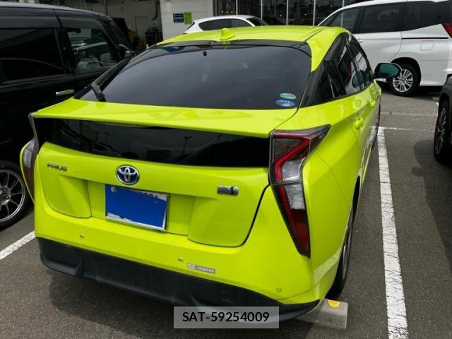 Toyota PRIUS 2016-06 7251951-2