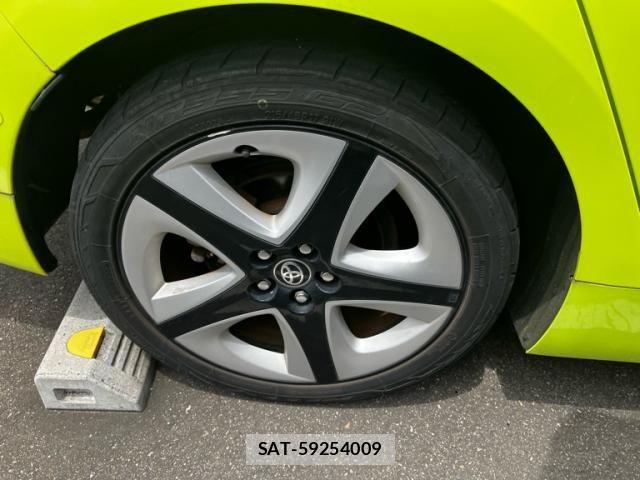 Toyota PRIUS 2016-06 7251951-4