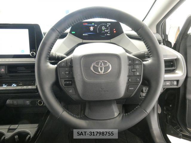 Toyota PRIUS 2023-04 7250476-23