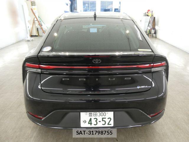 Toyota PRIUS 2023-04 7250476-5