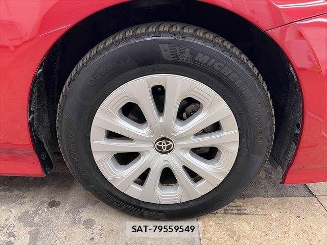 Toyota PRIUS 2019-04 7251948-11