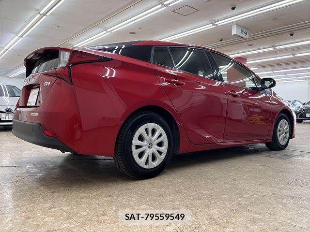 Toyota PRIUS 2019-04 7251948-16