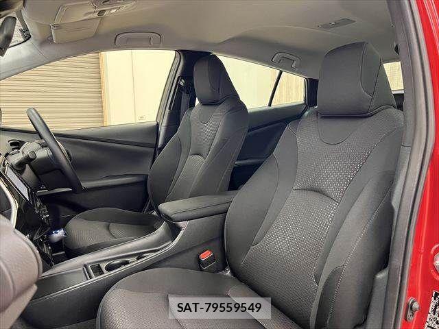 Toyota PRIUS 2019-04 7251948-29