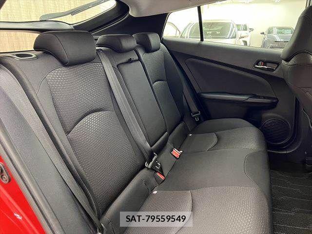 Toyota PRIUS 2019-04 7251948-7