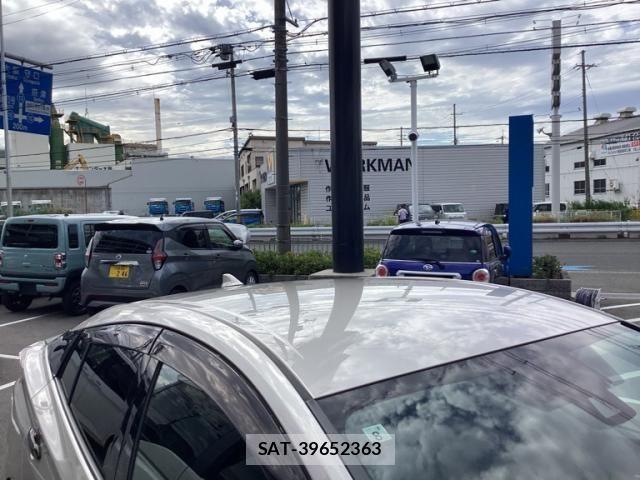 Toyota PRIUS 2017-04 7250114-9