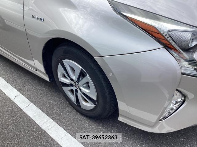Toyota PRIUS 2017-04 7250114-6