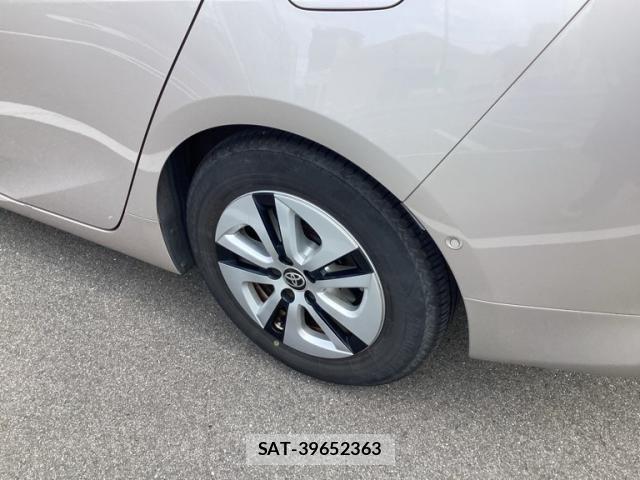 Toyota PRIUS 2017-04 7250114-7