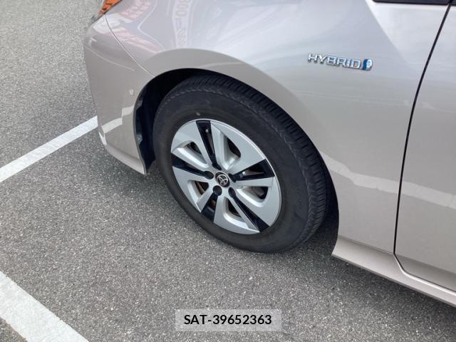 Toyota PRIUS 2017-04 7250114-8