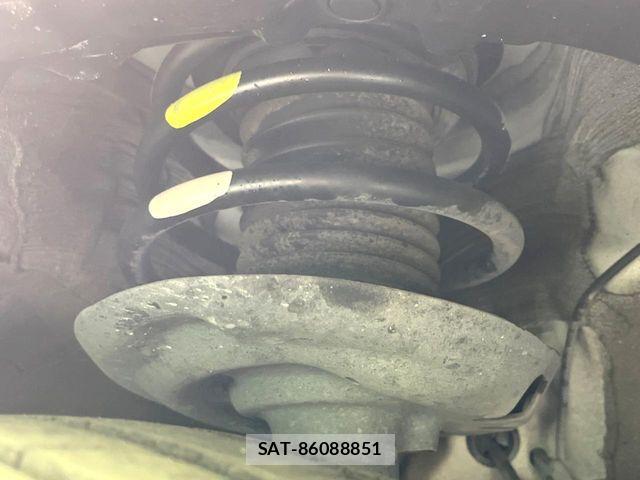 Toyota PRIUS 2018-07 7251946-19