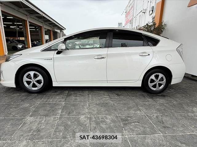 Toyota PRIUS 2013-07 7251956-9