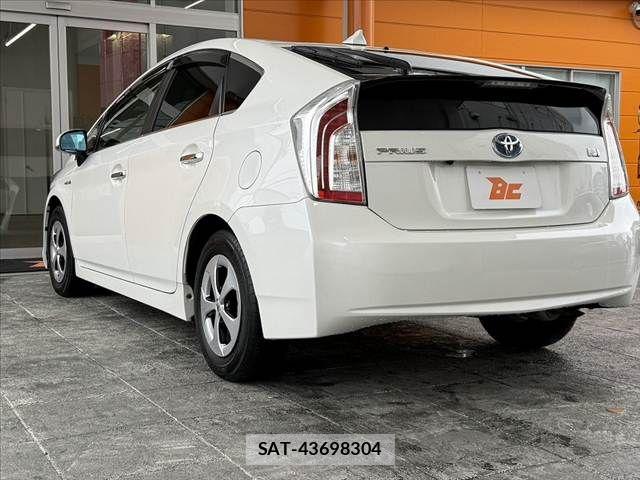 Toyota PRIUS 2013-07 7251956-10