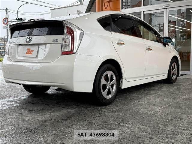 Toyota PRIUS 2013-07 7251956-12