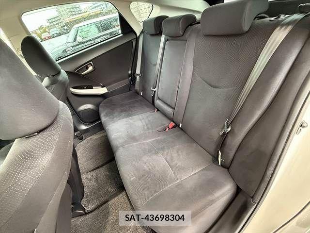Toyota PRIUS 2013-07 7251956-16