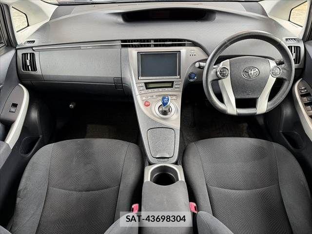 Toyota PRIUS 2013-07 7251956-1
