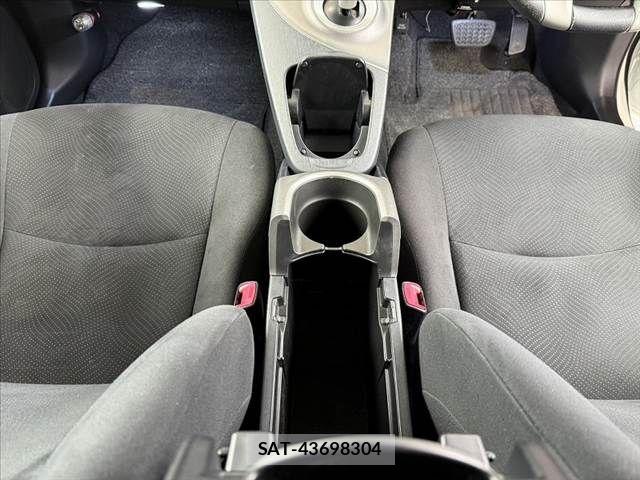 Toyota PRIUS 2013-07 7251956-25