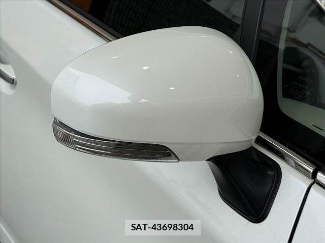 Toyota PRIUS 2013-07 7251956-26
