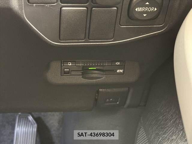 Toyota PRIUS 2013-07 7251956-4