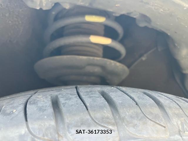 Toyota PRIUS 2017-07 7251949-9