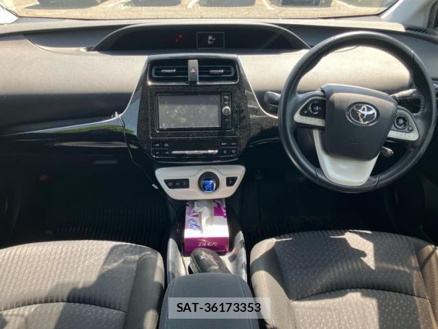 Toyota PRIUS 2017-07 7251949-15