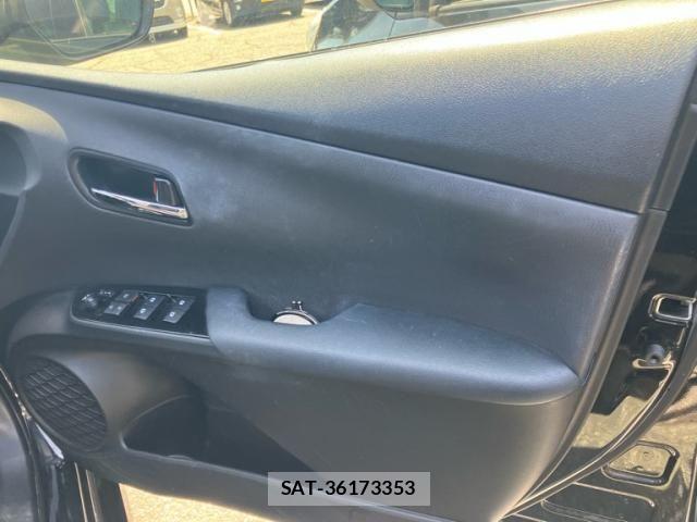 Toyota PRIUS 2017-07 7251949-16